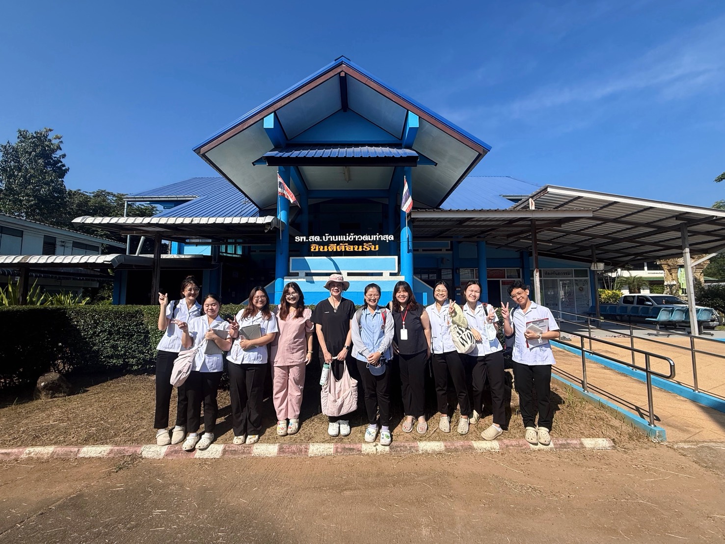 เรียนรู้จากชุมชน สู่การดูแลผู้สูงอายุที่บ้าน: ทันตแพทย์รุ่นใหม่ร่วมทีมสุขภาพดูแลผู้มีภาวะพึ่งพิง  โดย รายวิชาฝึกปฏิบัติงานทันตกรรมผู้สูงอายุ 2